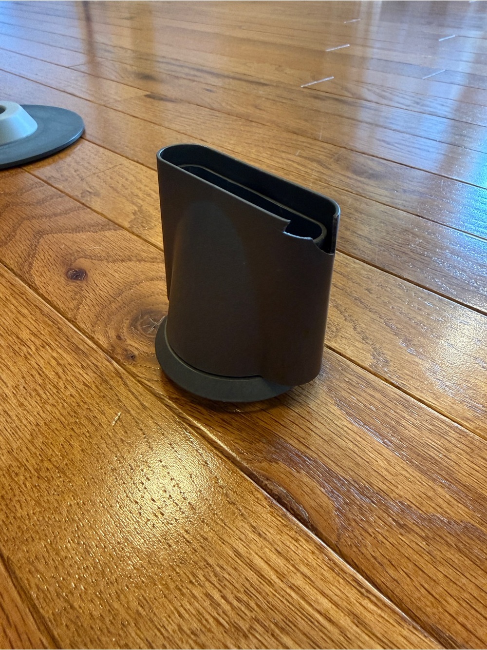 Dyson Supersonic with Travel Case & Stand - Picture 6 of 6